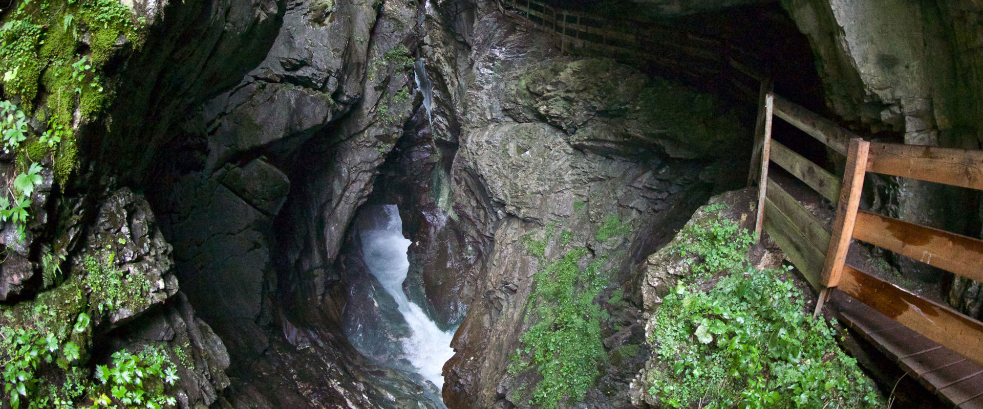 Gilfenklamm To the right side of the picture, a narrow path goes through a narrow gorge.